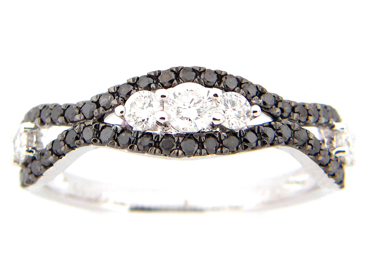 BLACK & WHITE DIAMOND RING, 14KW (R/H)