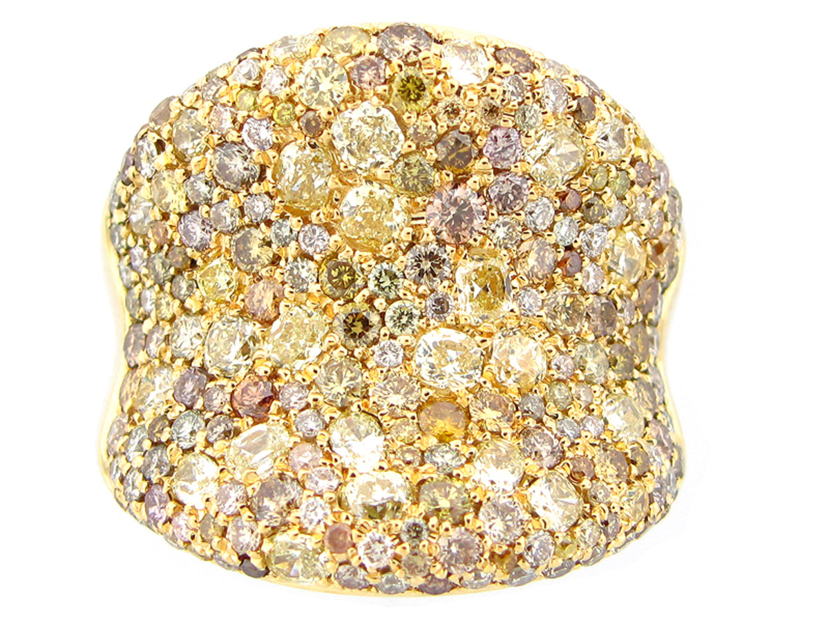 FANCY COLOR DIAMOND RING