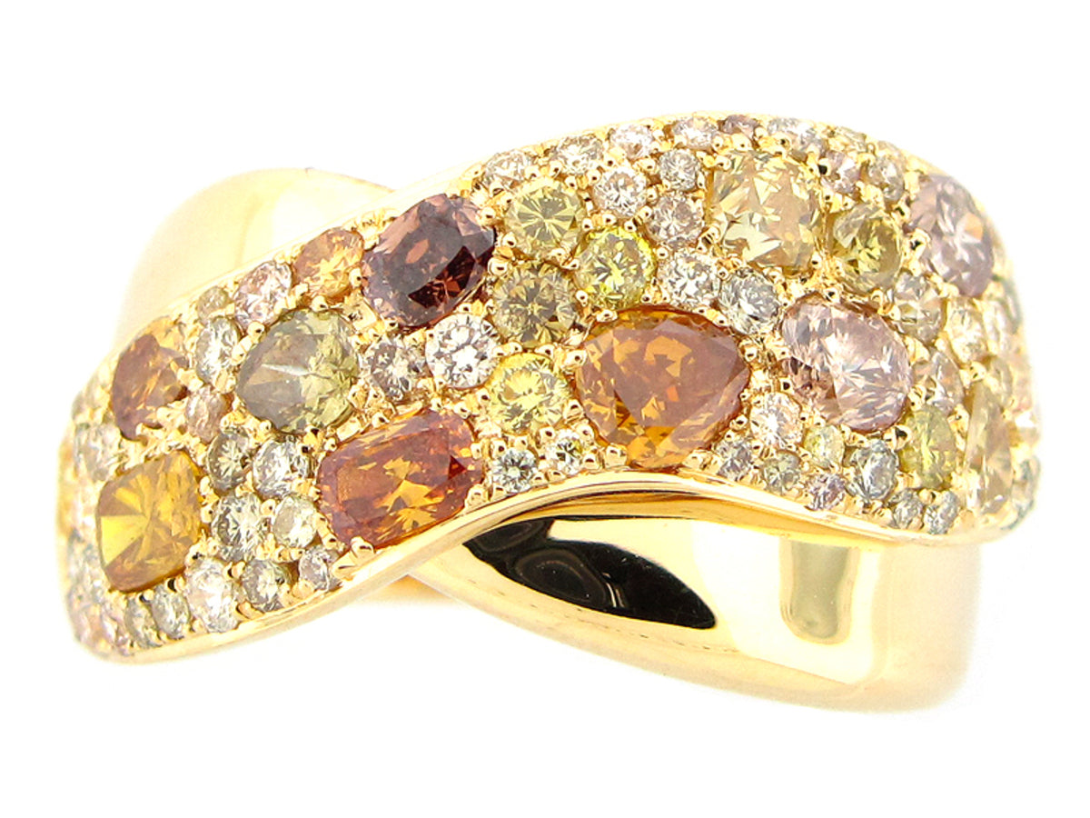 FANCY COLOR DIAMOND RING