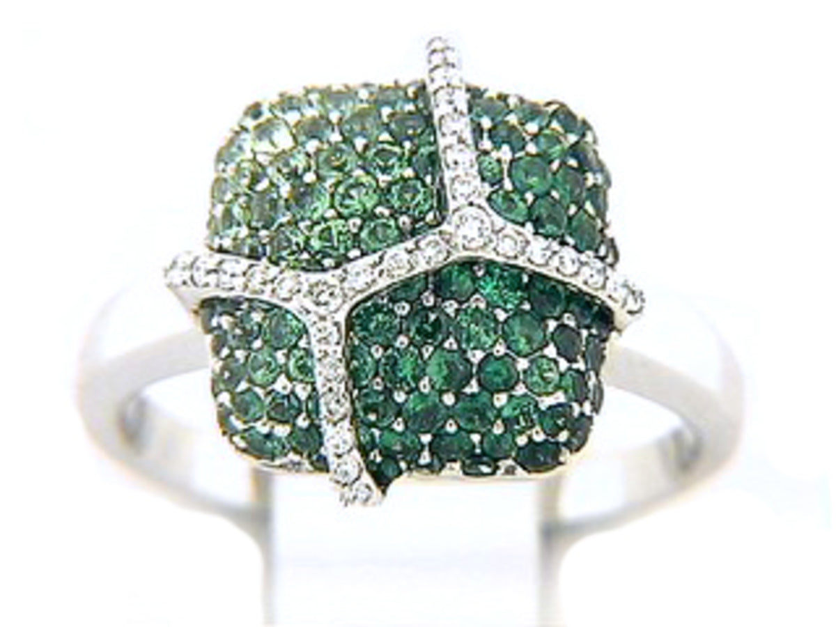 TSAVORITE & DIAMOND RING, 18KW (N), C=1.60