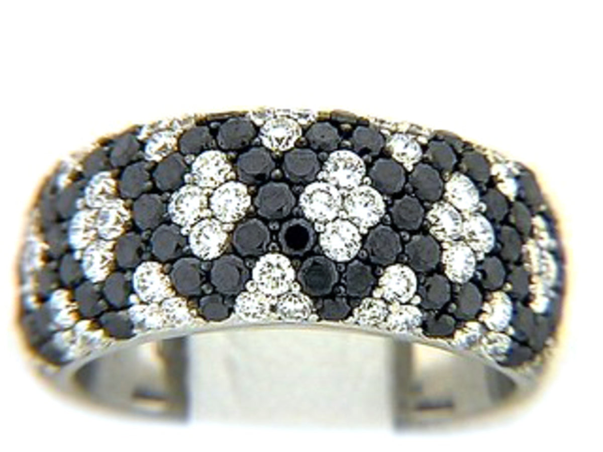 BLACK & WHITE DIAMOND RING