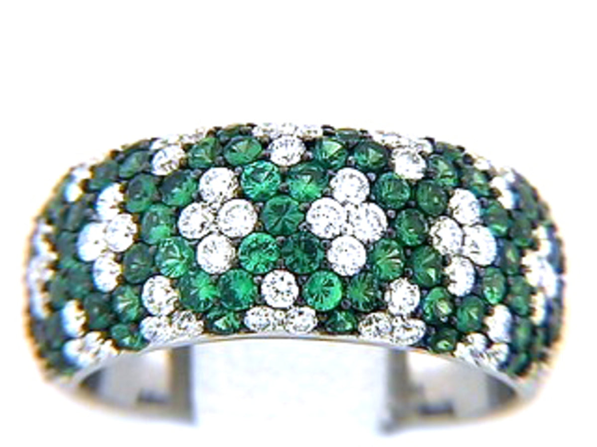 TSAVORITE & DIAMOND RING