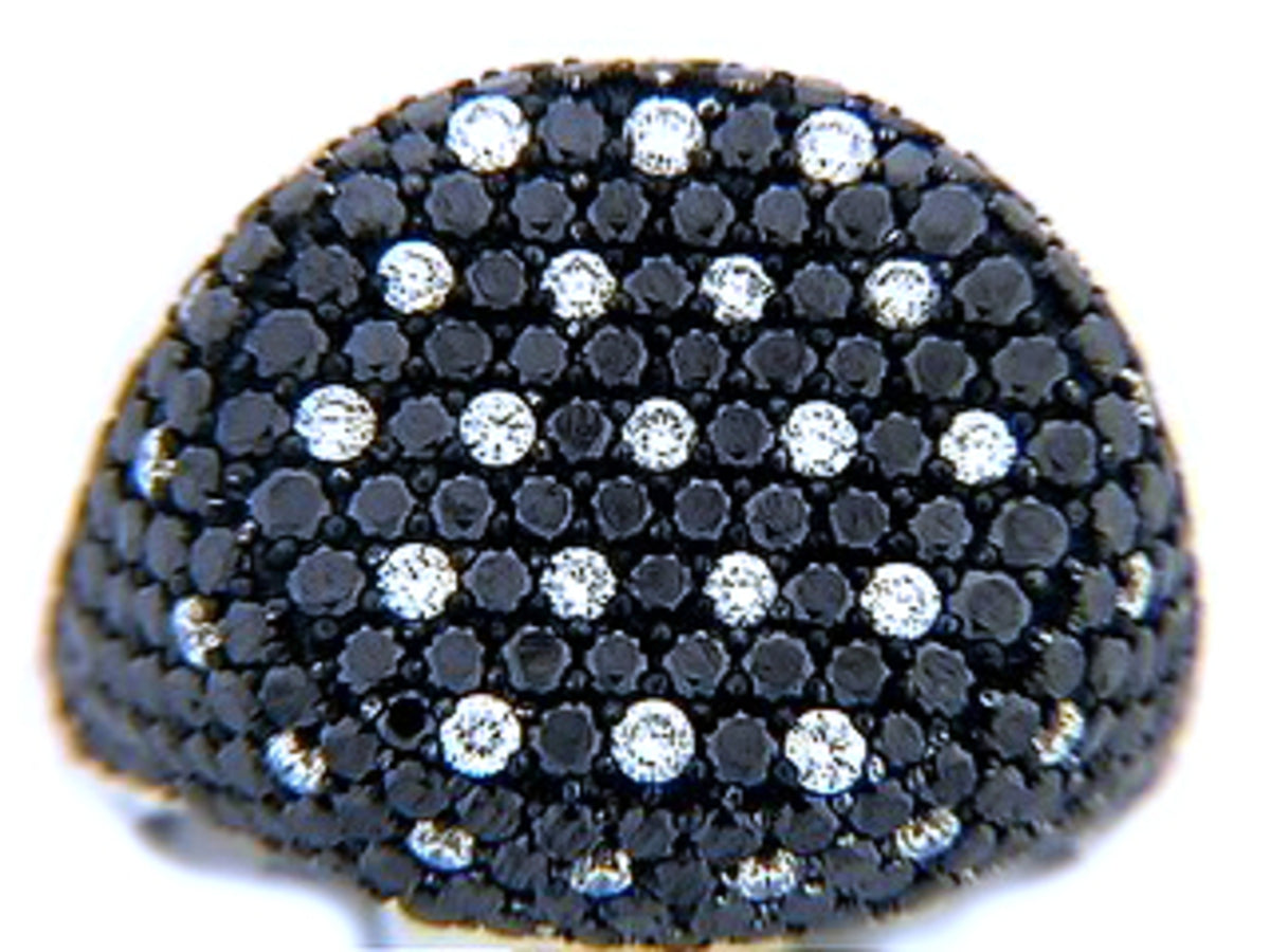 BLACK & WHITE DIAMOND RING, 18KW (R/H)