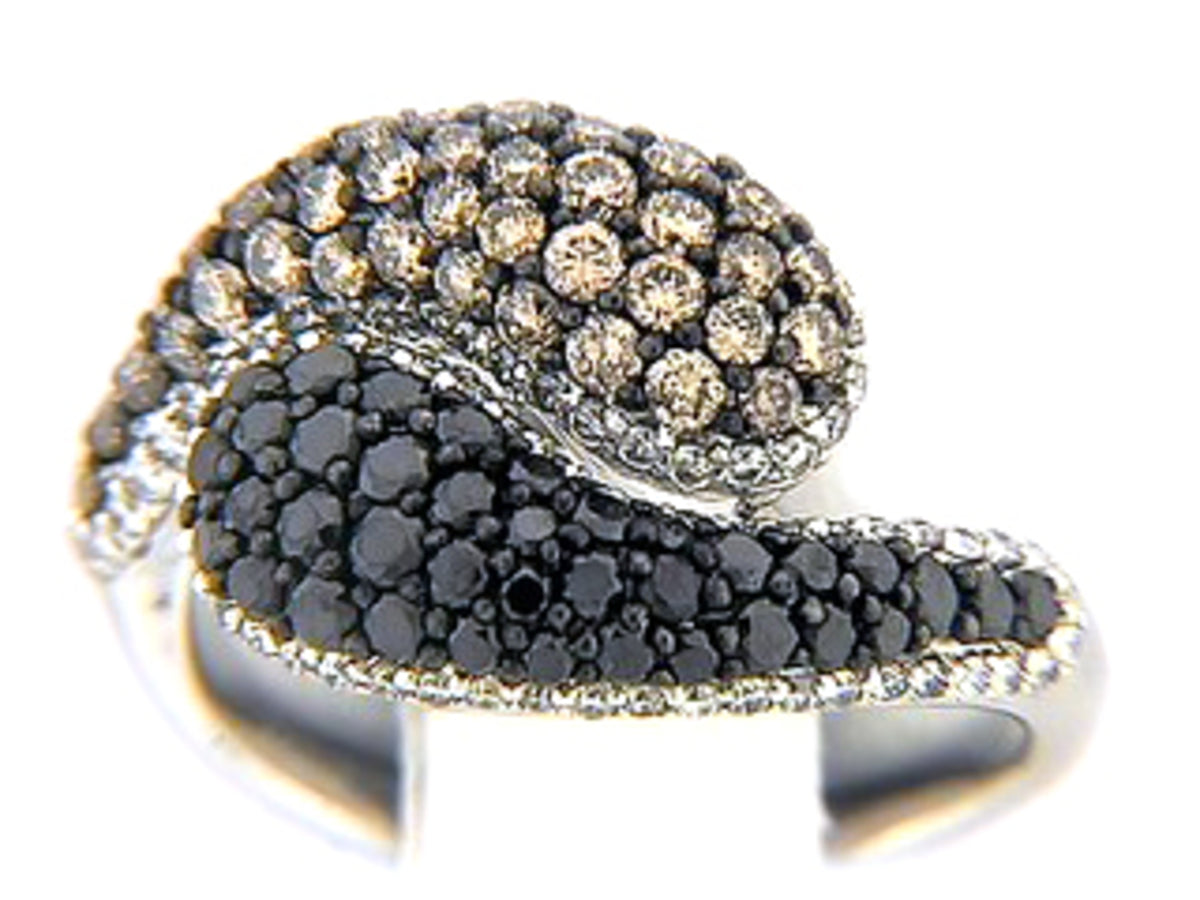 BLACK, BROWN & WHITE DIAMOND RING, 18KW (R/N)