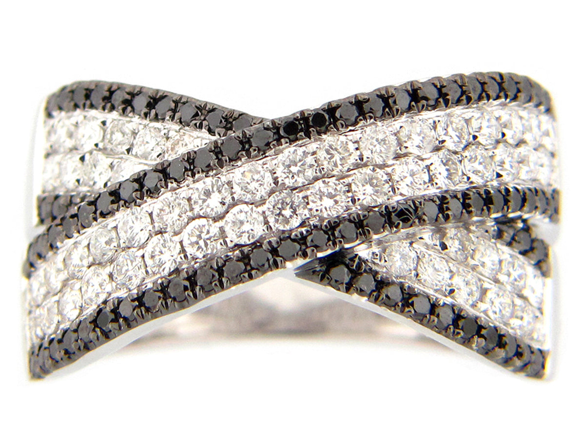 BLACK & WHITE DIAMOND RING, 14KW (R/H)