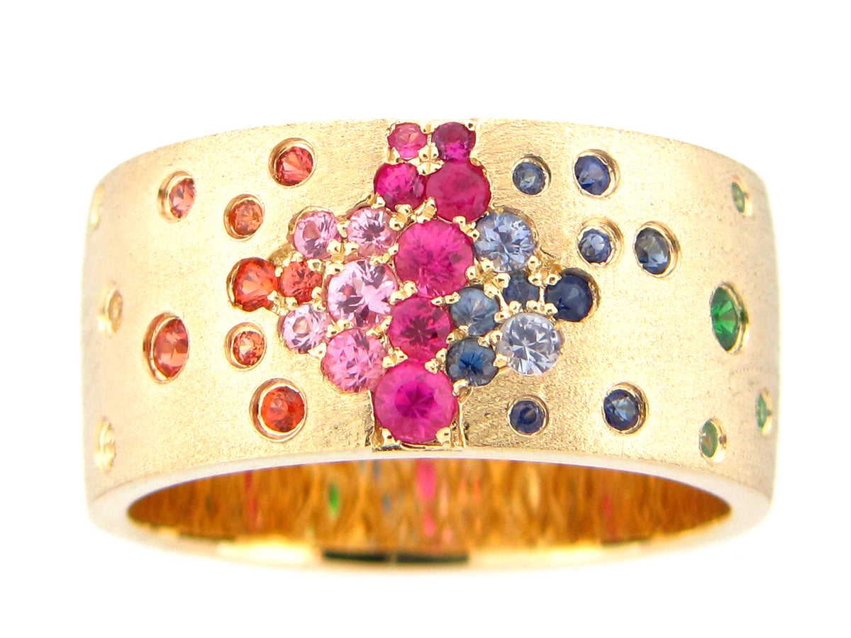 RAINBOW SAPPHIRE & TSAVORITE FLUSH SET CIGAR BAND RING, SATIN FINISH, 14KY (H/U/N)