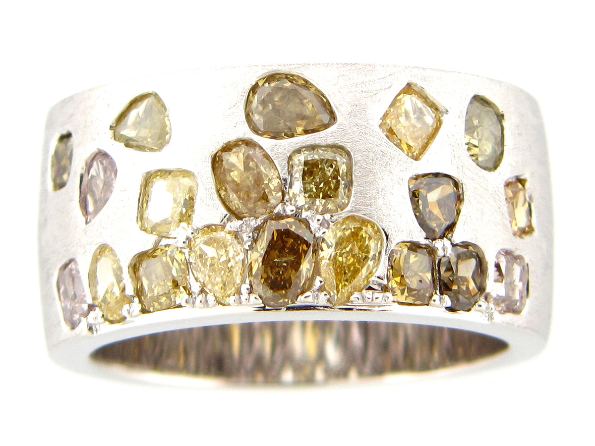 NATURAL FANCY COLOR DIAMOND FLUSH SET CIGAR BAND, 9.7MM, RING, SATIN FINISH, 18KW (N)