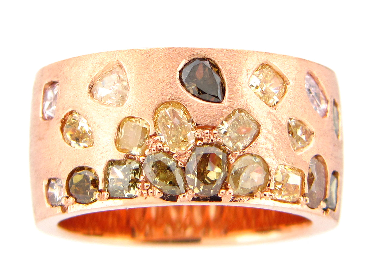 NATURAL FANCY COLOR DIAMOND FLUSH SET CIGAR BAND, 9.7MM, RING, SATIN FINISH, 18KR (N)