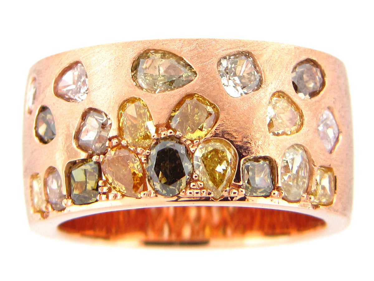 NATURAL FANCY COLOR DIAMOND FLUSH SET CIGAR BAND, 9.7MM, RING, SATIN FINISH, 18KR (N)