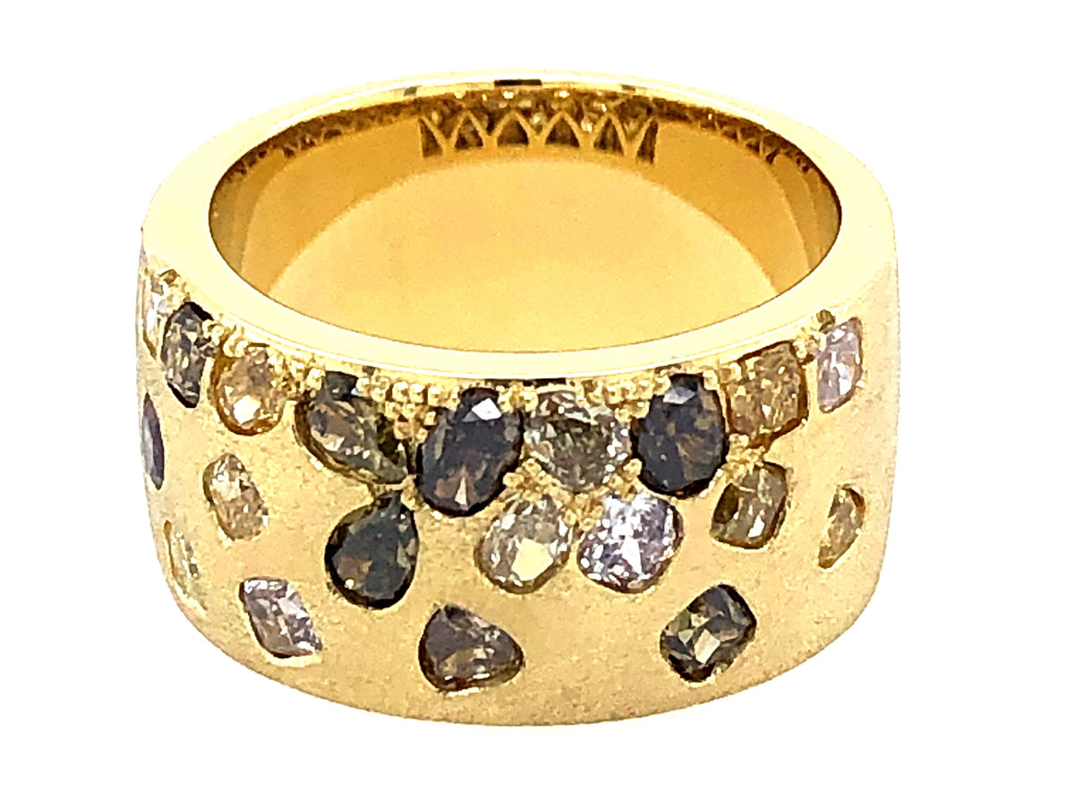 NATURAL FANCY COLOR DIAMOND FLUSH SET CIGAR BAND,9.7MM, SATIN FINISH, 18K GREEN GOLD (N)