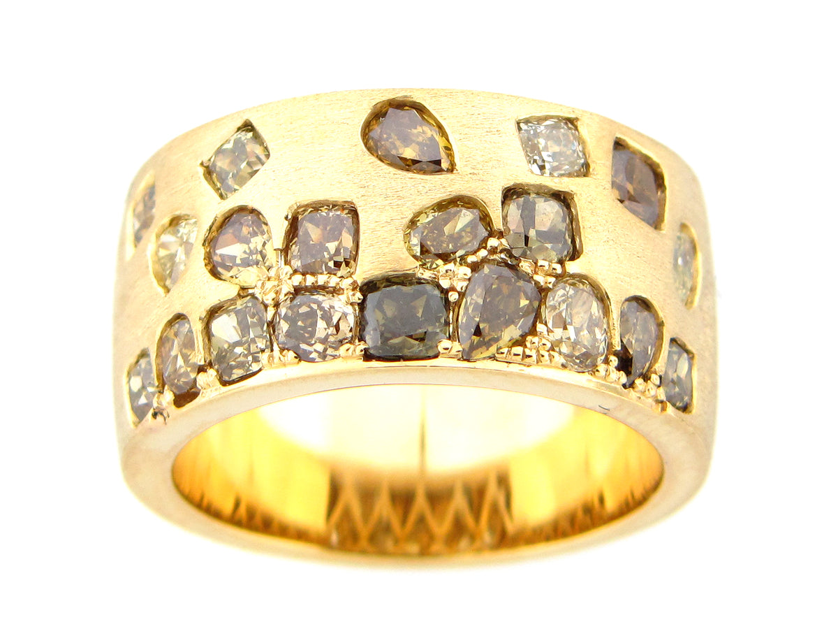 NATURAL FANCY COLOR DIAMOND FLUSH SET CIGAR BAND, 9.7MM, SATIN FINISH, 18KY (N)