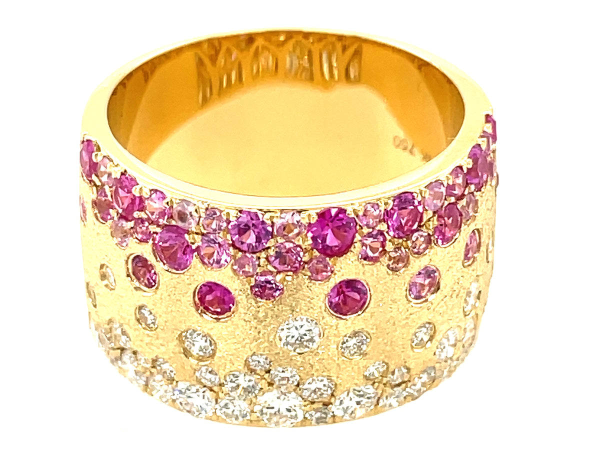 PINK SAPPHIRE, RUBY & DIAMOND SCATTERED 12.3MM WIDE FLUSH SET CIGAR RING, SATIN FINISH, 18KY (H/U)