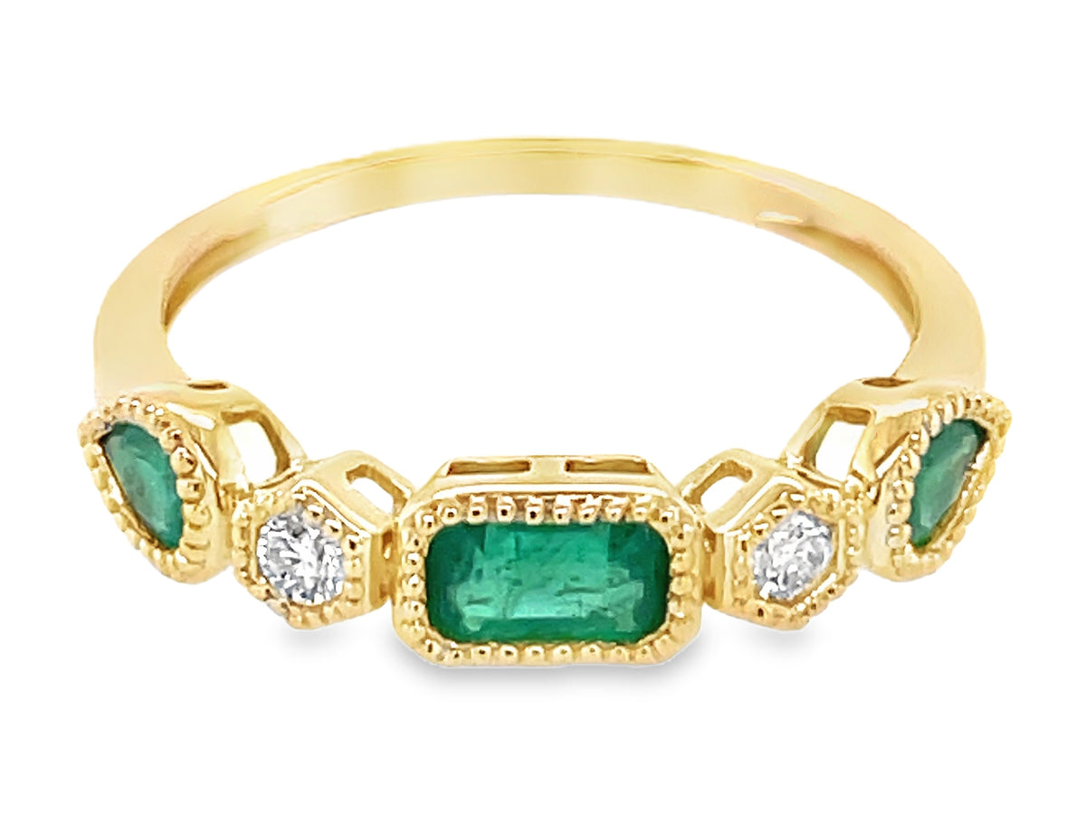 EMERALD & DIAMOND ALTERNATING 5 STONE RING