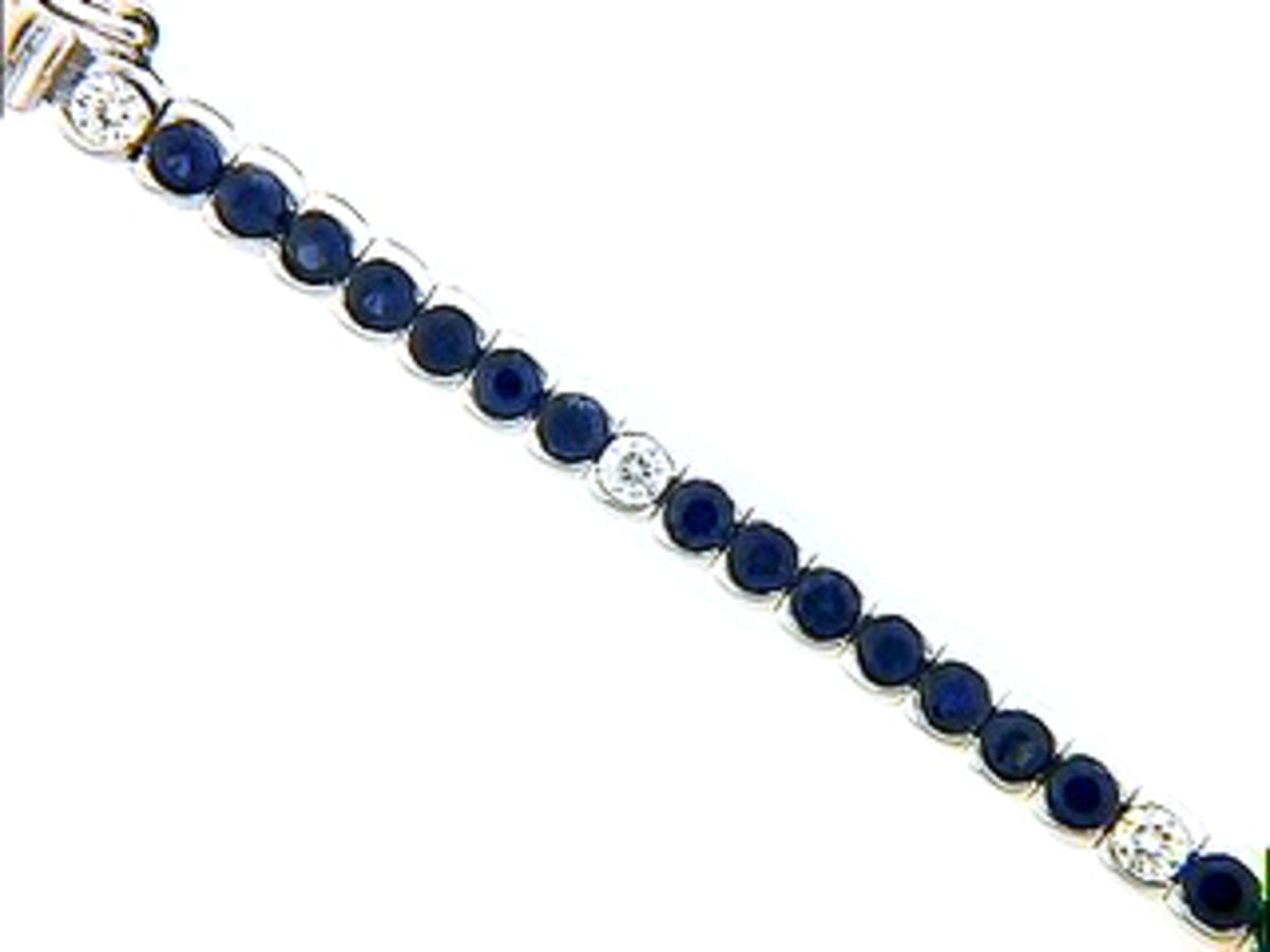 SAPPHIRE & DIAMOND BRACELET, 18KW (H), C=3.70