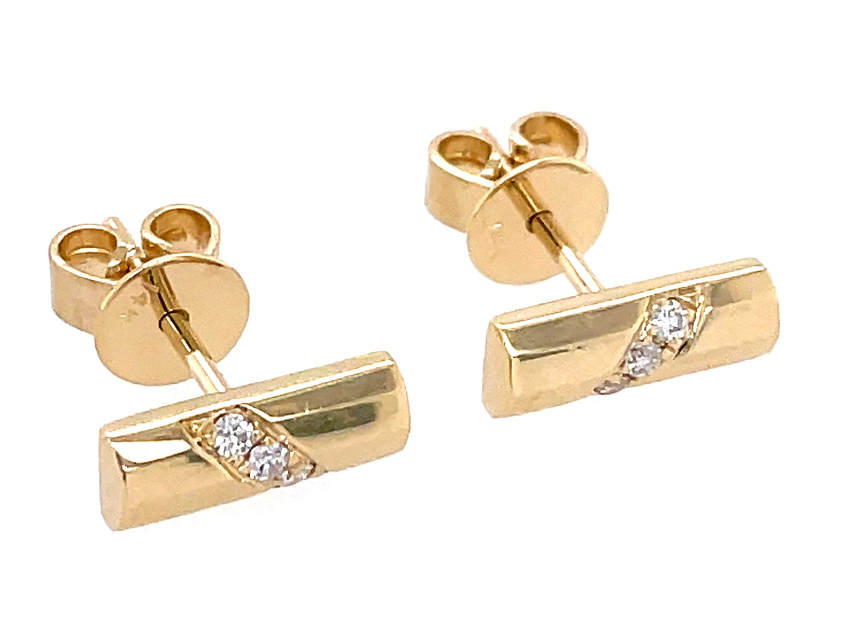 DIAMOND STUD EARRING