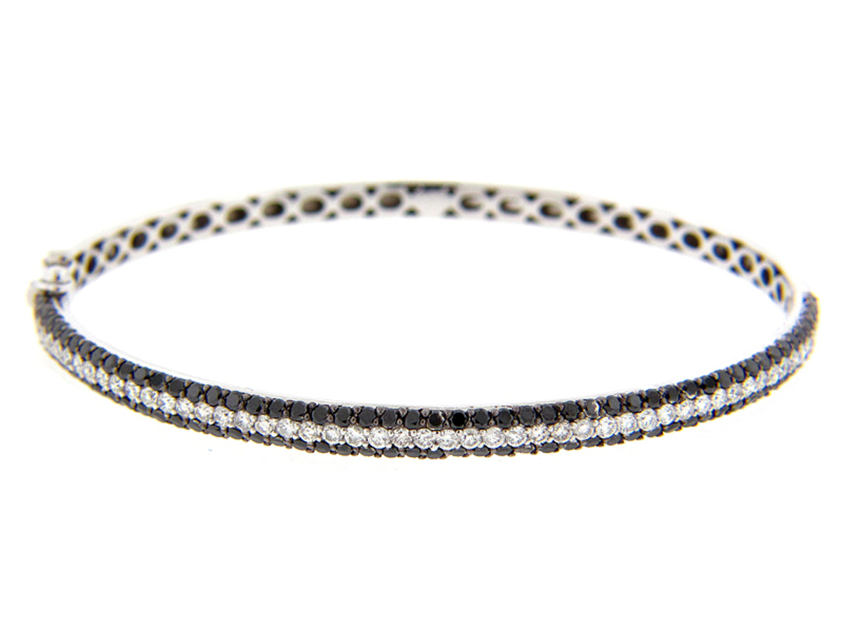 BLACK & WHITE DIAMOND BANGLE, 14KW (R/H)