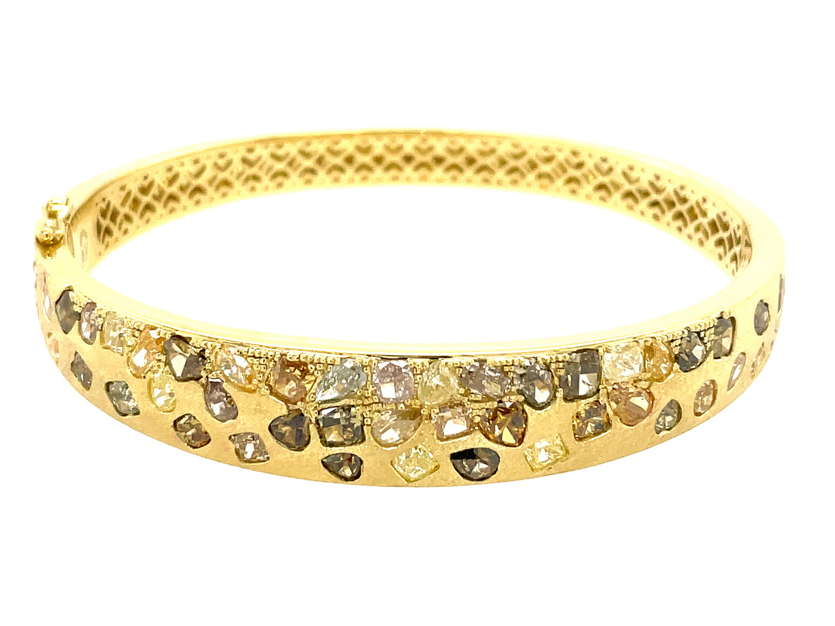 NATURAL FANCY COLOR DIAMOND FLUSH SET BANGLE, SATIN FINISH, 18K GREEN GOLD (N)