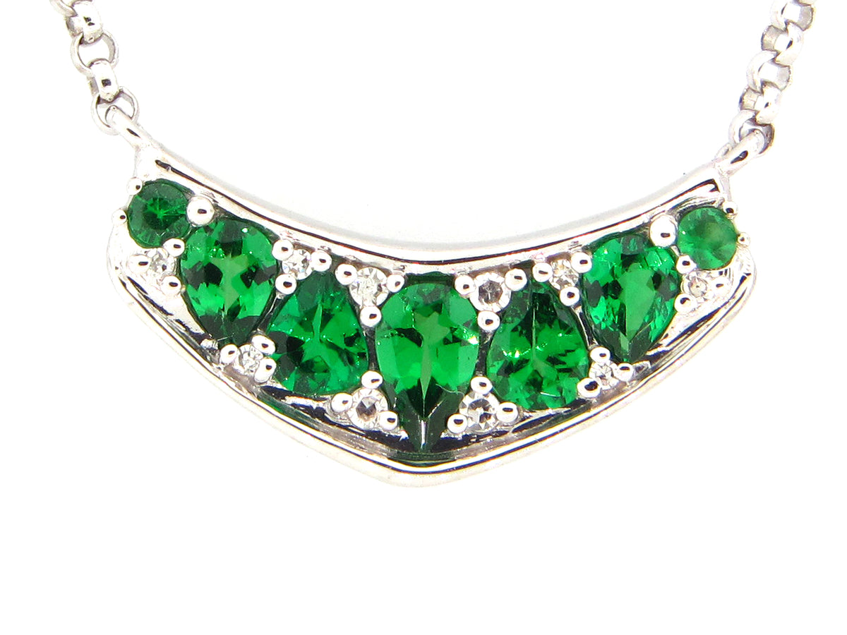 TSAVORITE & DIAMOND PENDANT NECKLACE