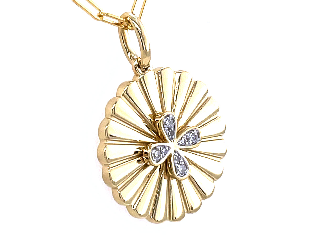 DIAMOND CLOVER PLEATED PENDANT, 18" PAPERCLIP CHAIN