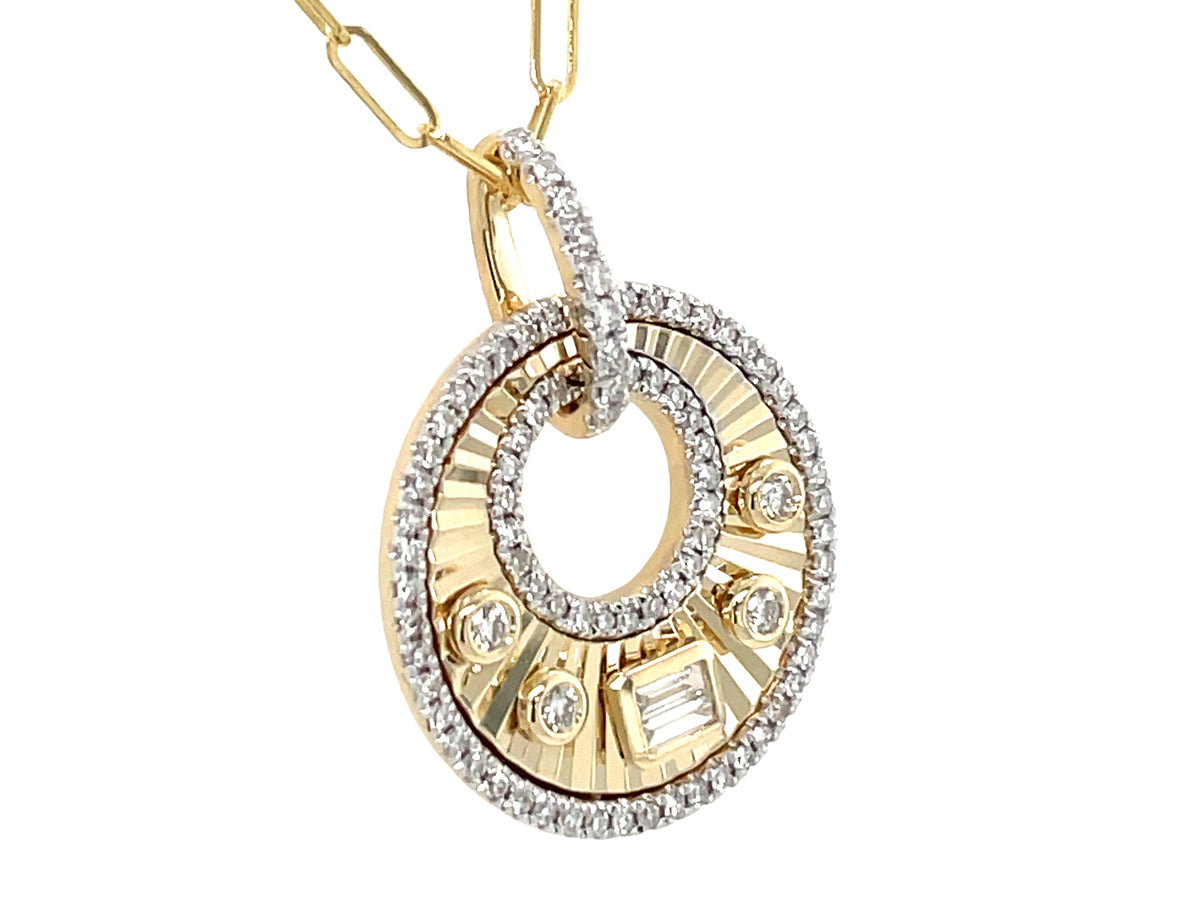 DIAMOND PLEATED CIRCLE PENDANT, 16.8MM, 18" PAPERCLIP CHAIN