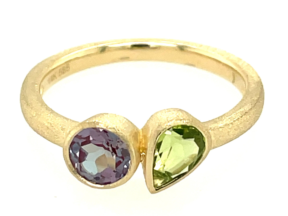 SYNTHETIC ALEXANDRITE ROUND & PERIDOT PEAR BEZEL TOI ET MOI RING, 14KY