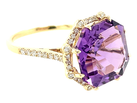 AMETHYST ASSCHER CUT & DIAMOND HALO RING