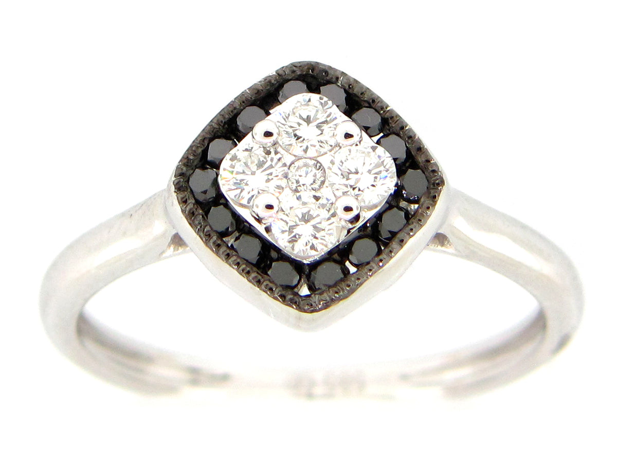 BLACK & WHTIE DIAMOND RING, 14KW (R)