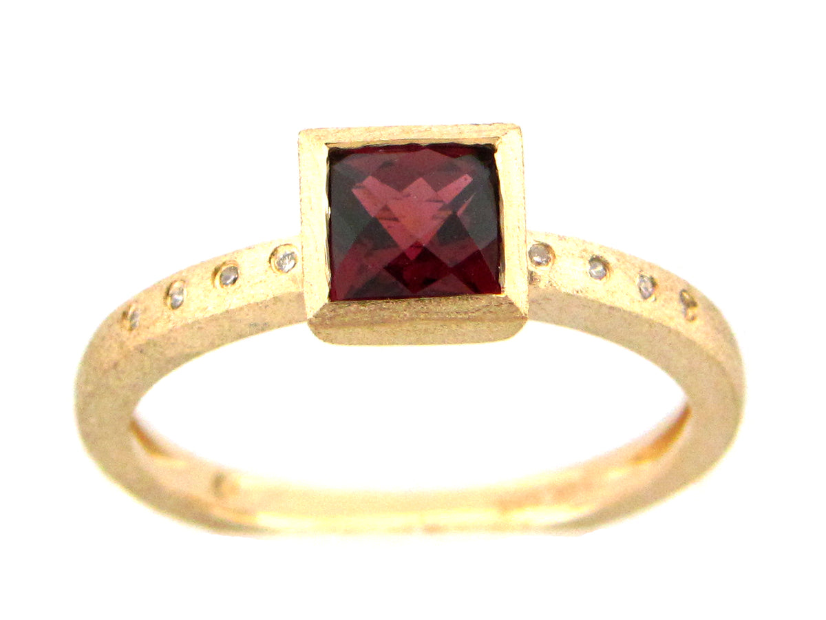 GARNET & DIAMOND SQUARE BEZEL RING, SATIN FINISH, 14KY (N)