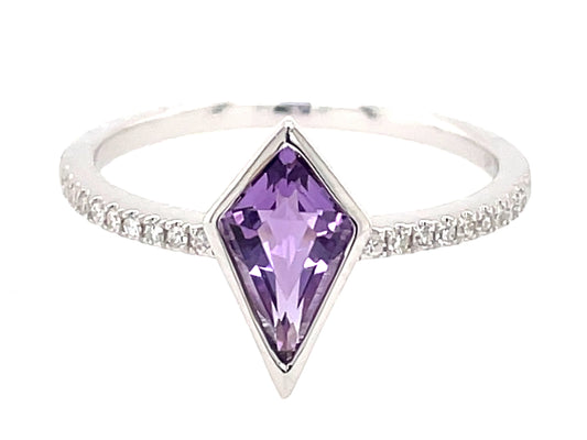 AMETHYST BEZEL TRAPEZOID & DIAMOND RING