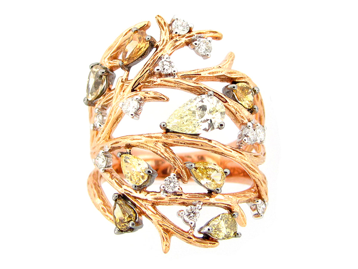 FANCY COLOR DIAMOND RING, 18KR (N)