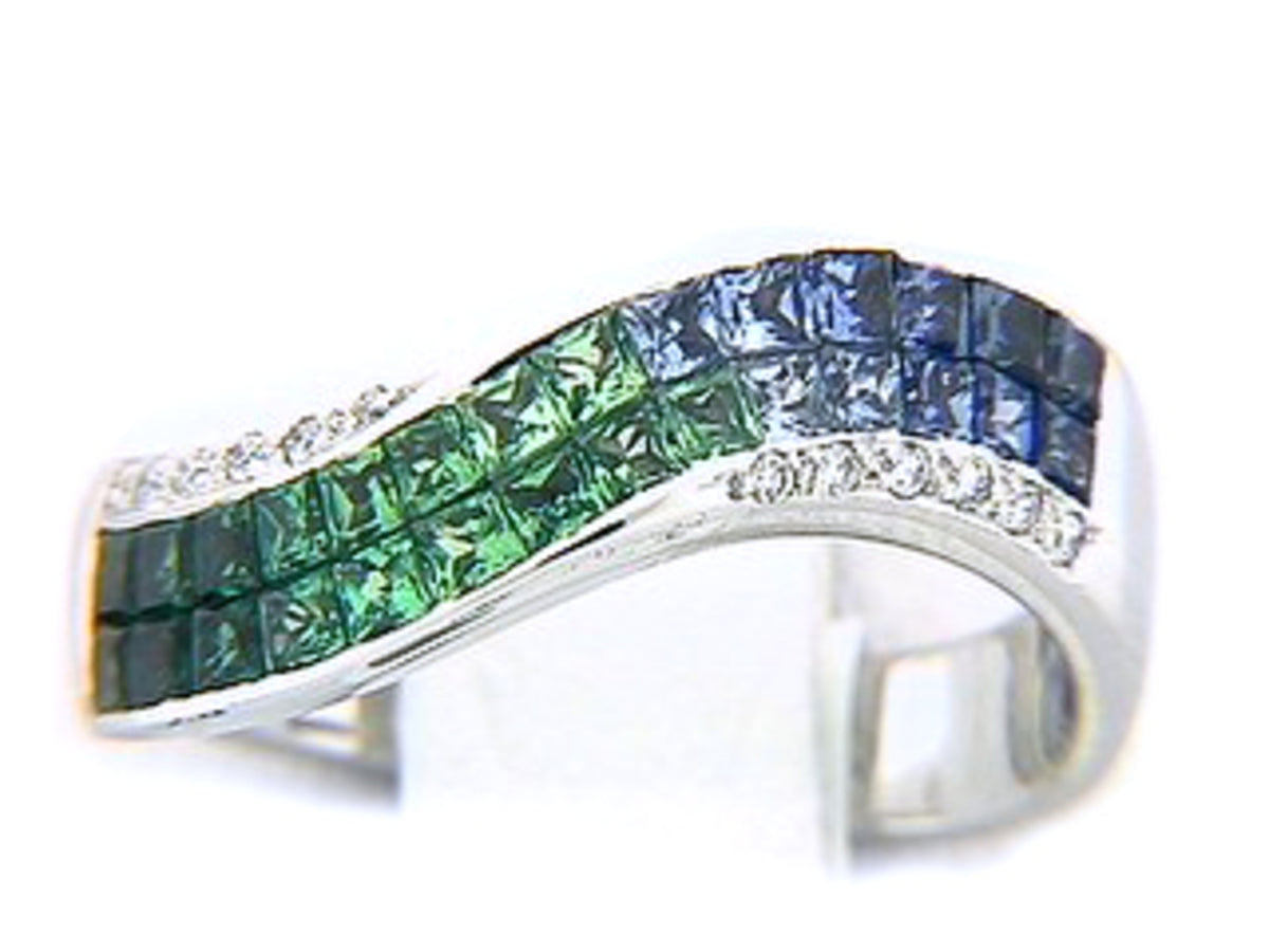 TSAVORITE, SAPPHIRE & DIAMOND RING, 18KW (H), C=2.02