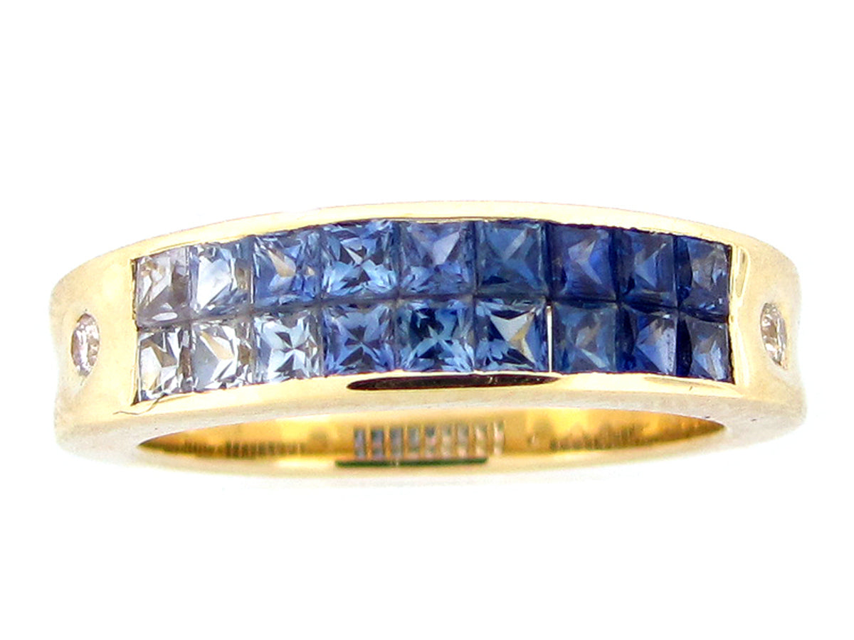 SAPPHIRE & DIAMOND RING