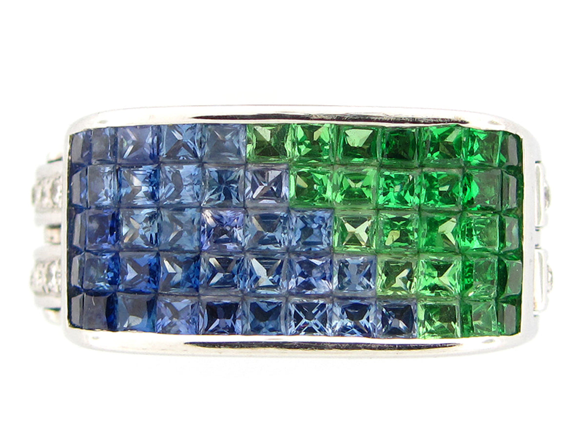 TSAVORITE, SAPPHIRE & DIAMOND RING