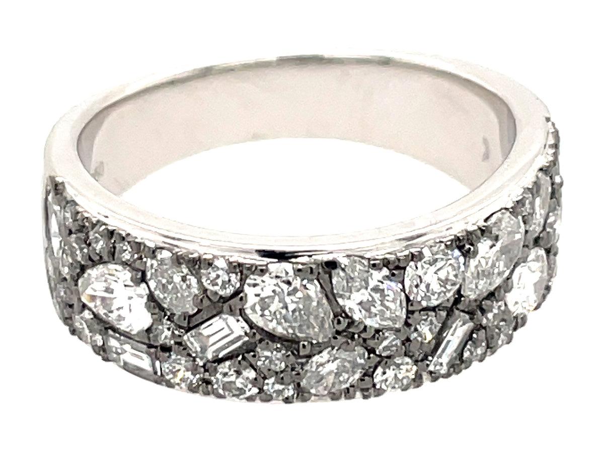 DIAMOND CLUSTER BAND RING, PLAT