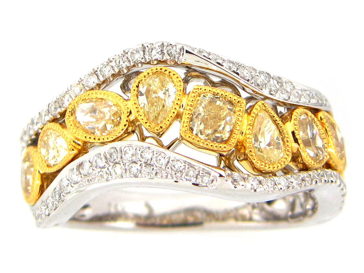 YELLOW & WHITE DIAMOND RING, 18KT (N)