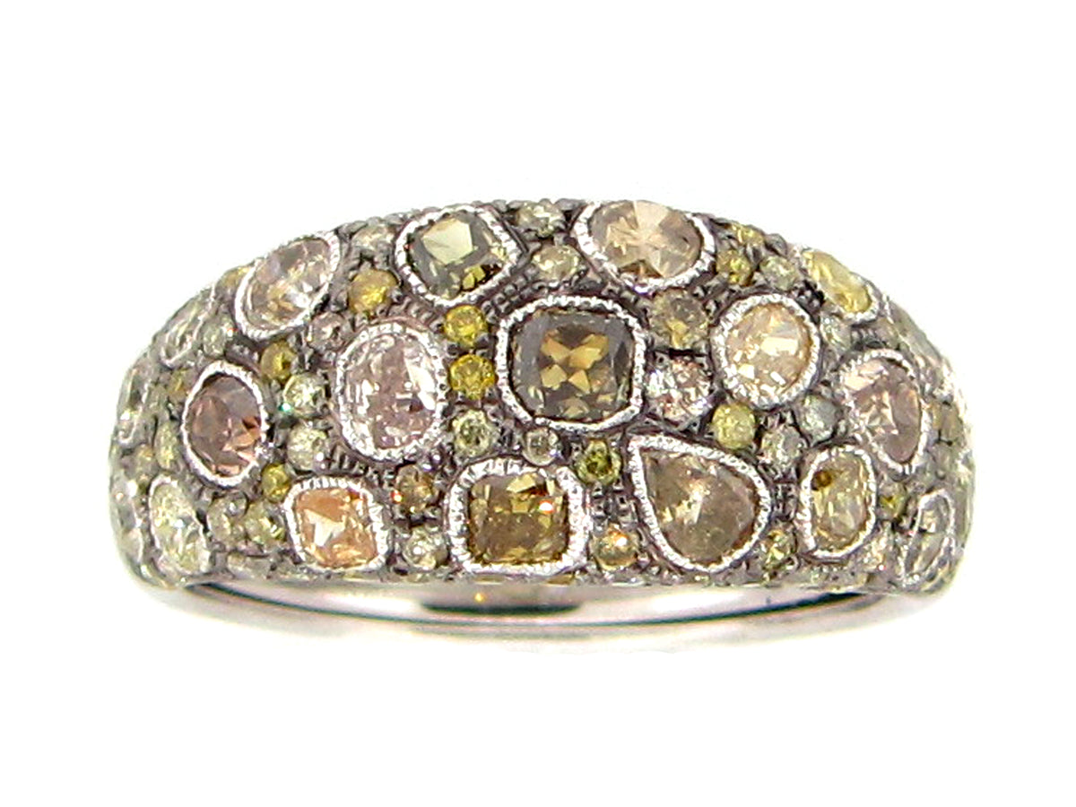 FANCY COLOR DIAMOND RING, 18KW (N)