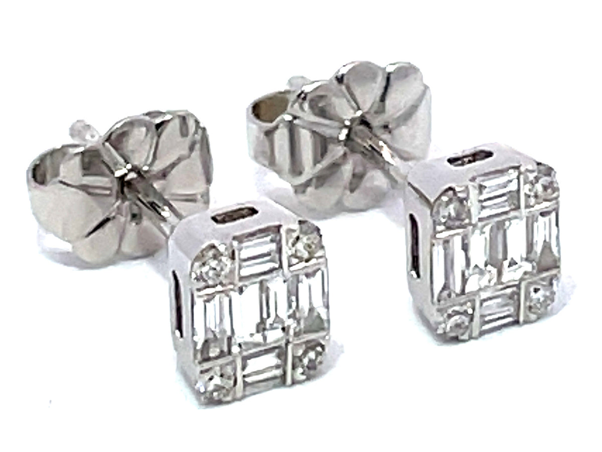 DIAMOND BAGUETTE CLUSTER STUD EARRING, 5.7 X 4.6 MM