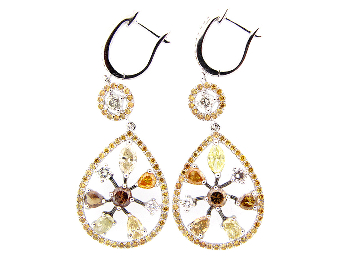 FANCY COLOR DIAMOND EARRING