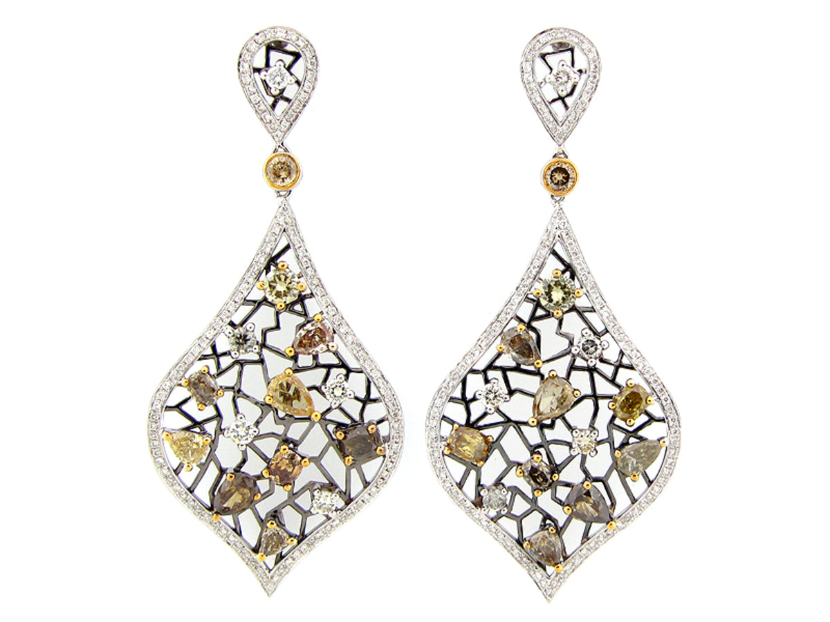 FANCY COLOR DIAMOND EARRING, 18KW (N)