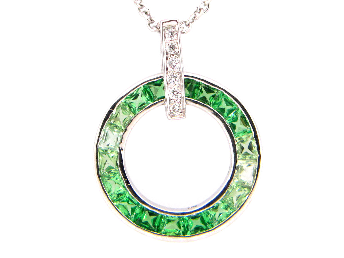 TSAVORITE & DIAMOND PENDANT, 18KW (H), C=1.56