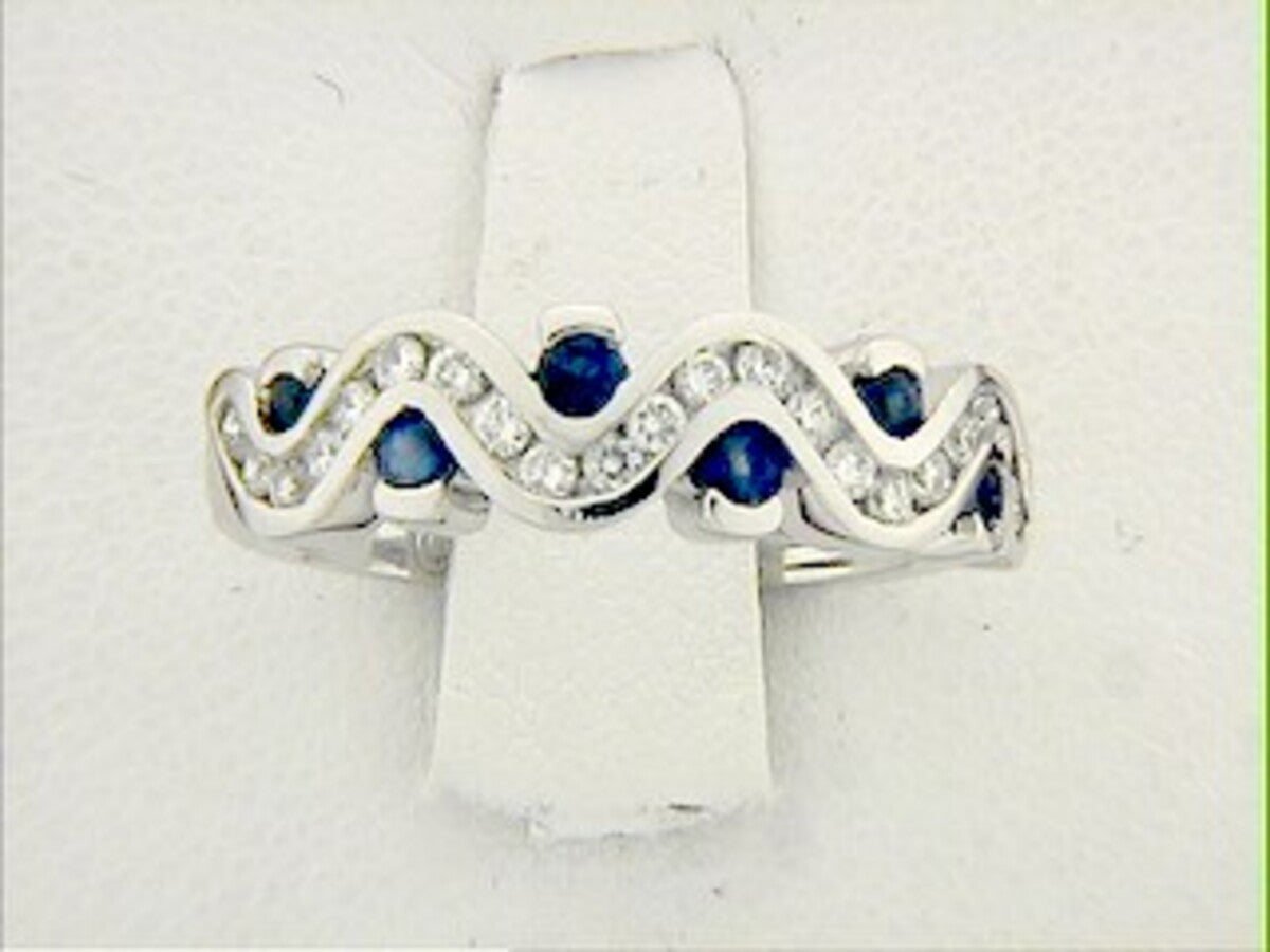 SAPPHIRE & DIAMOND RING