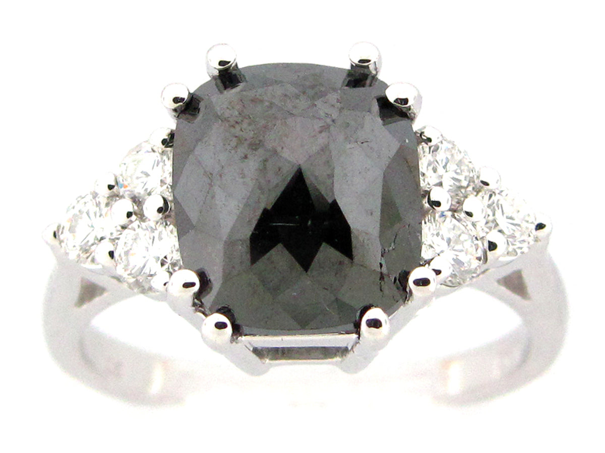 BLACK & WHITE DIAMOND RING, 18KW (R/N)