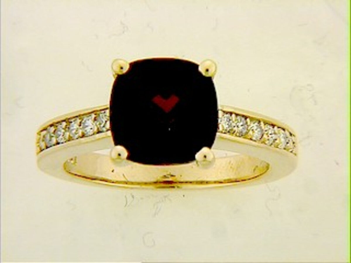 CHB GARNET & DIAMOND RING
