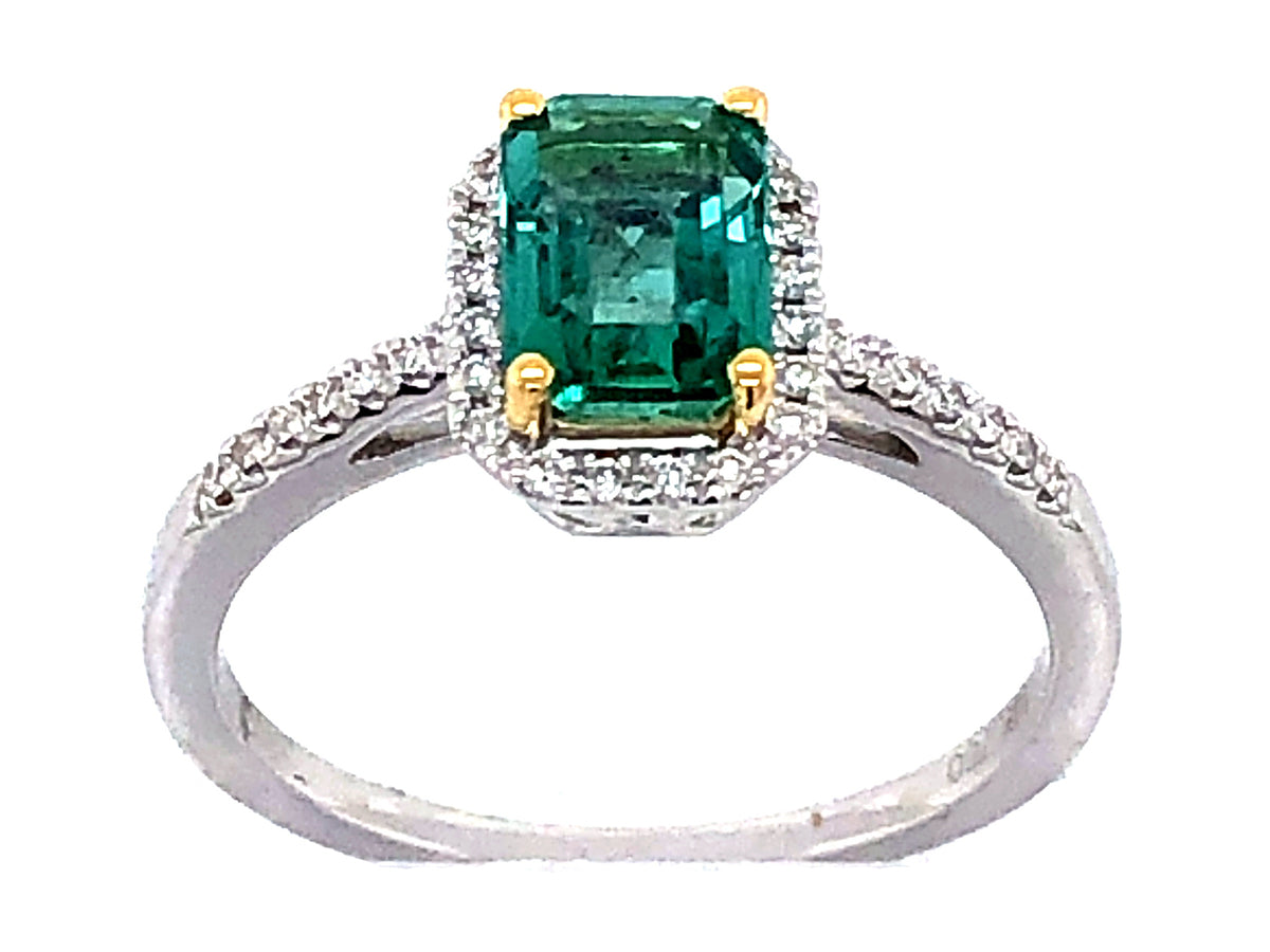 EMERALD CUT EMERALD & DIAMOND HALO RING, 18KWY (O)