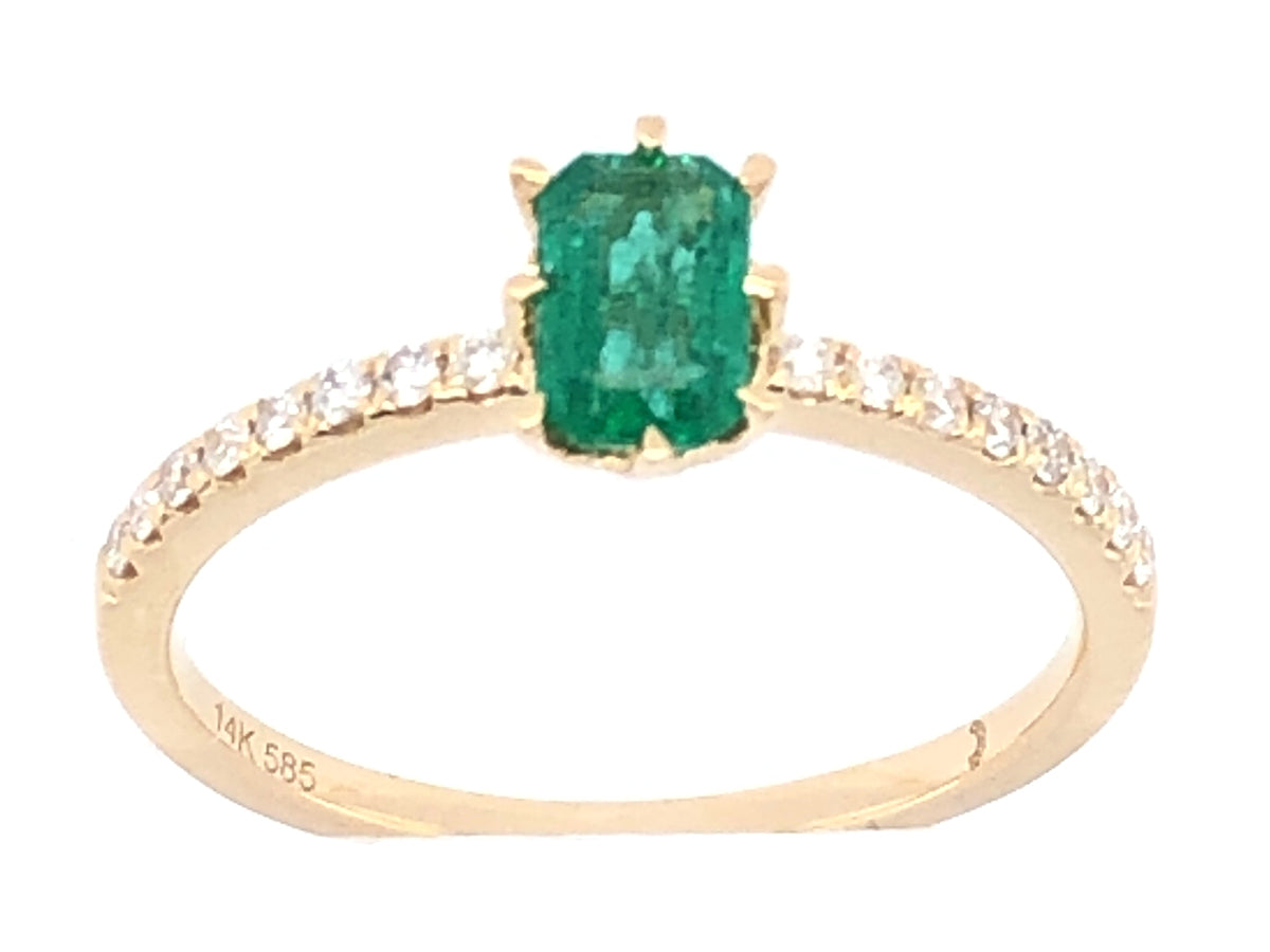 EMERALD & DIAMOND RING