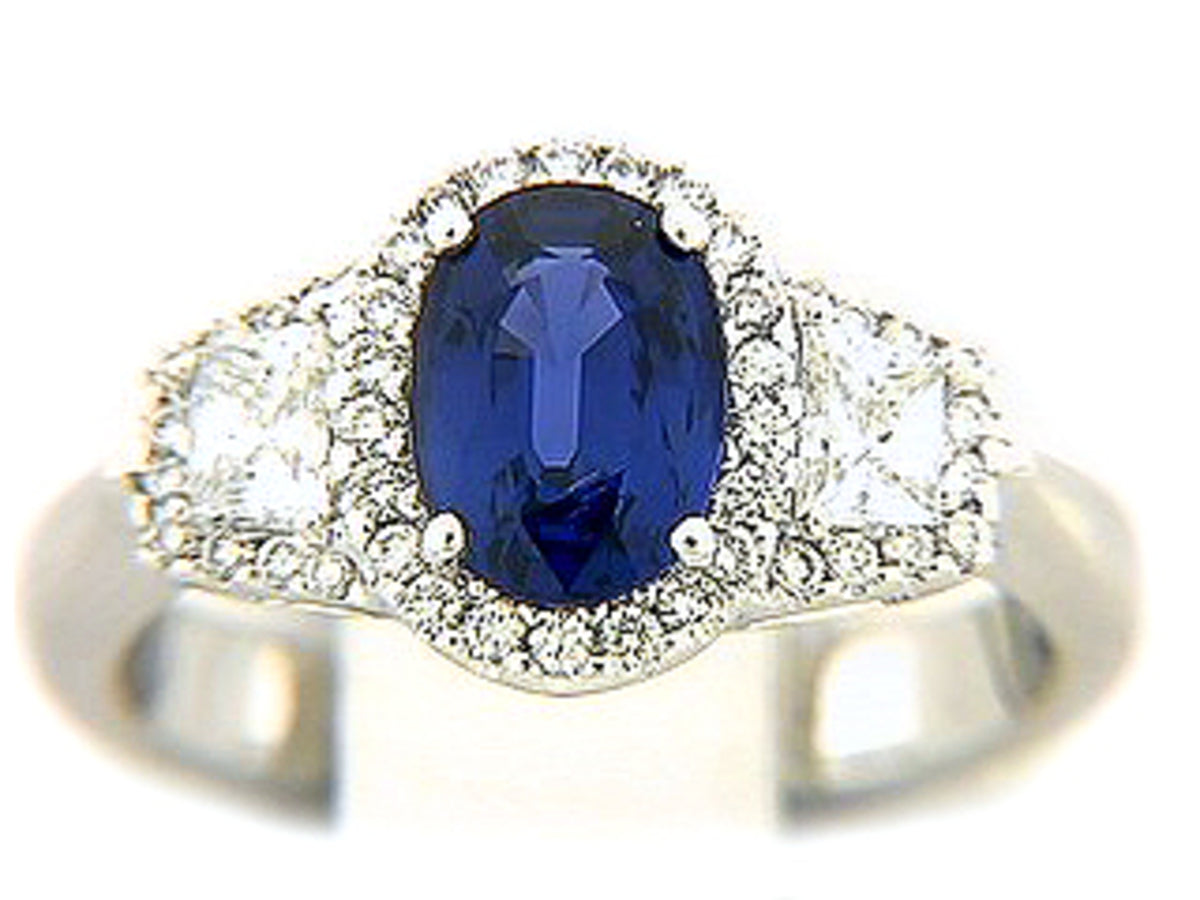 SAPPHIRE & DIAMOND RING