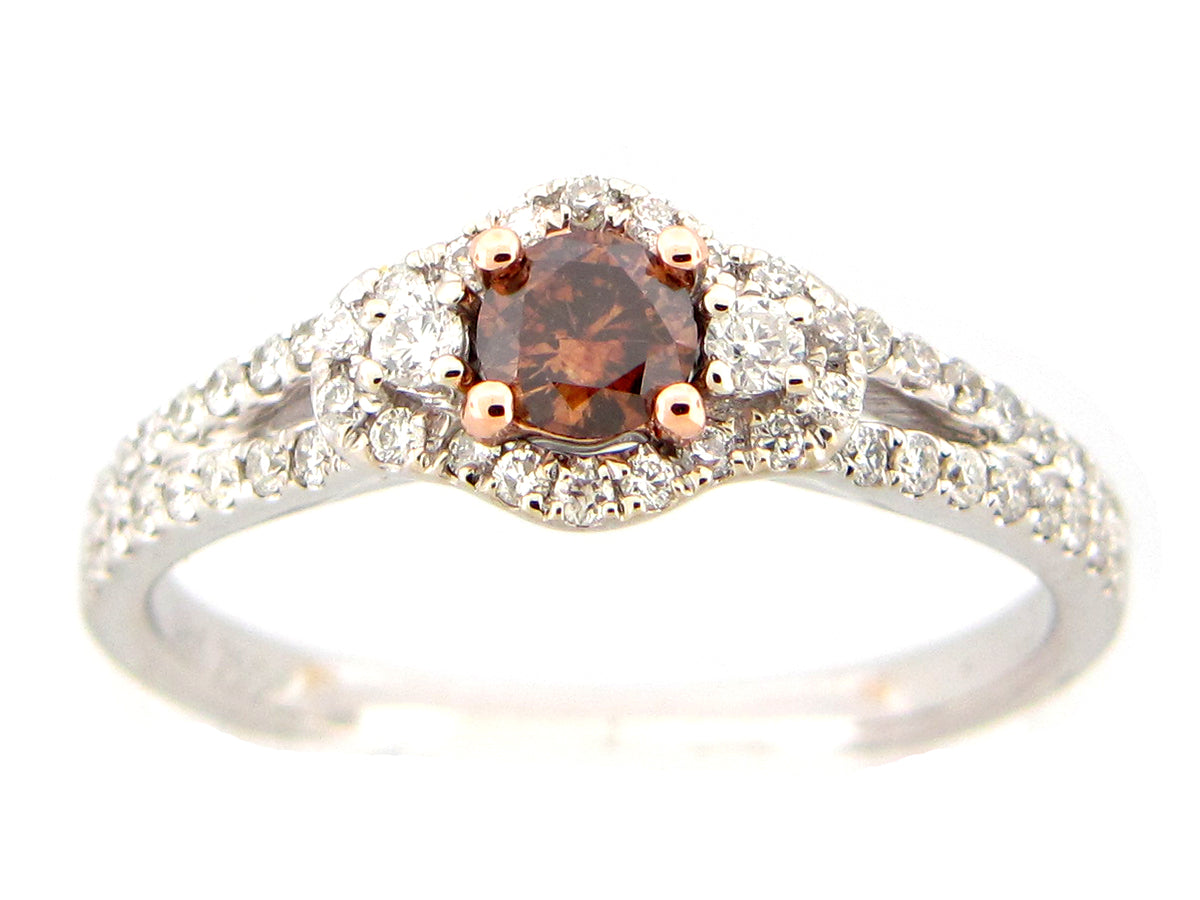 BROWN & WHITE DIAMOND RING, 18KWR (N)