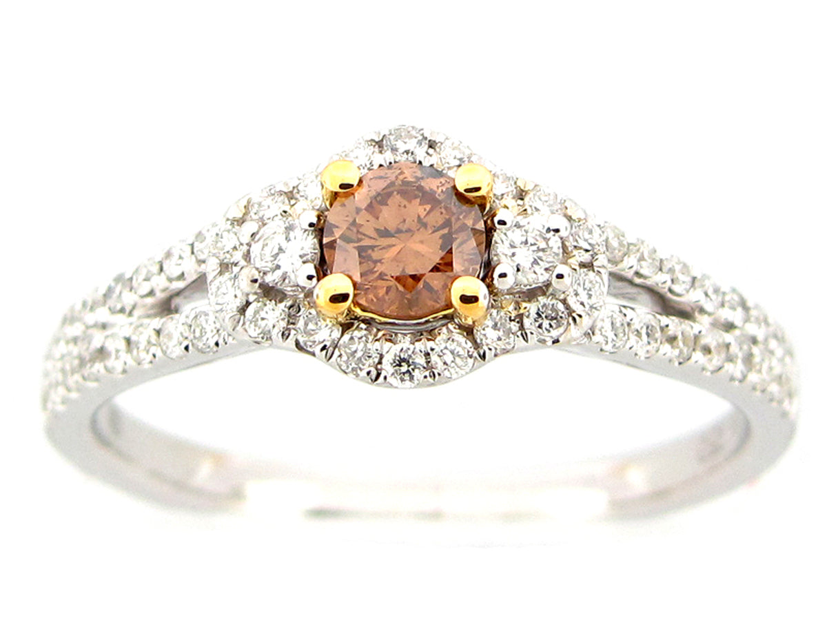 BROWN & WHITE DIAMOND RING, 18KT (N)