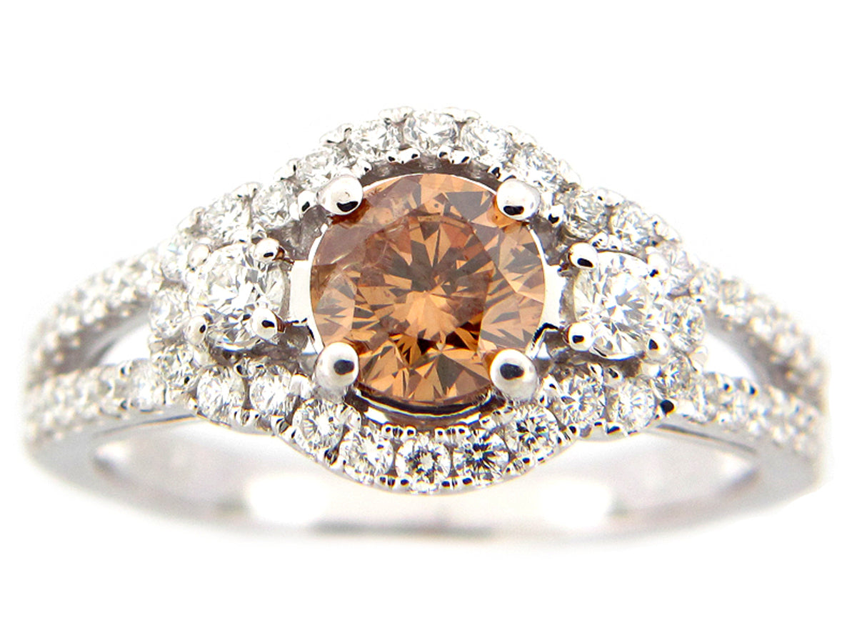 BROWN & WHITE DIAMOND RING, 18KW (N), CENTER=0.74