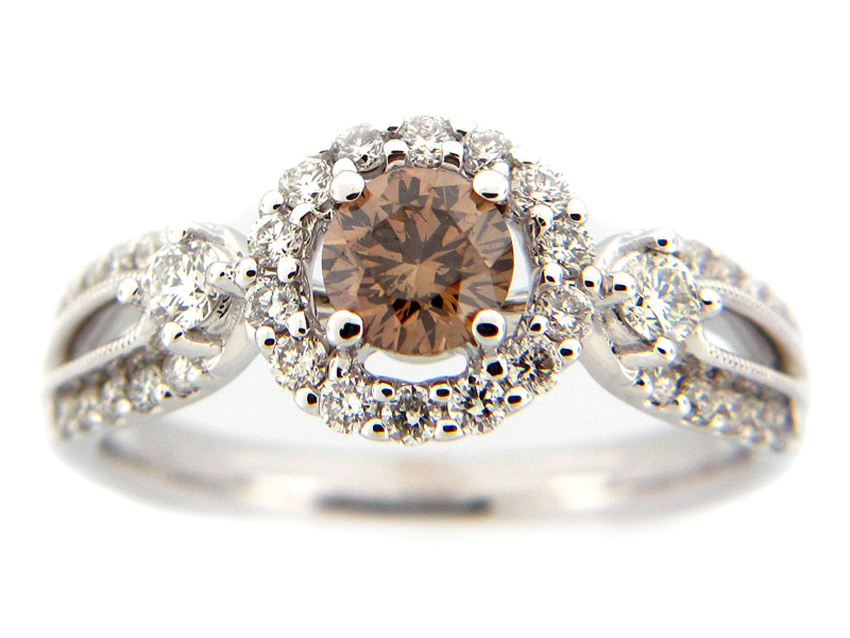 BROWN & WHITE DIAMOND RING, 18KW (N), CENTER=0.44